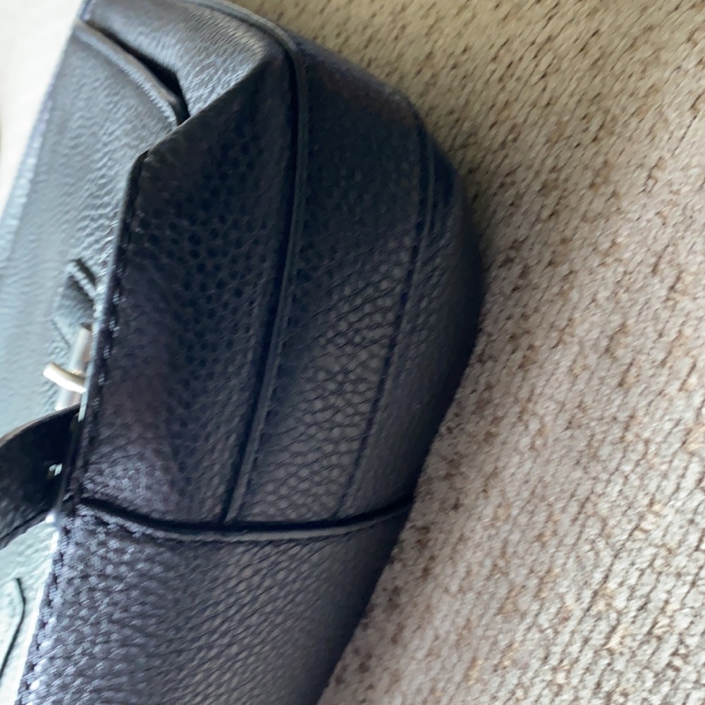 Michael Kors black messenger bag - Picture 3 of 7